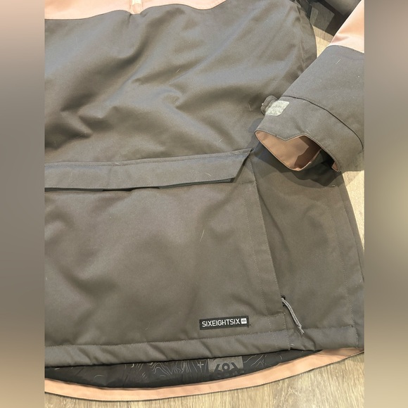 686 Snowboard Jacket - Picture 2 of 9